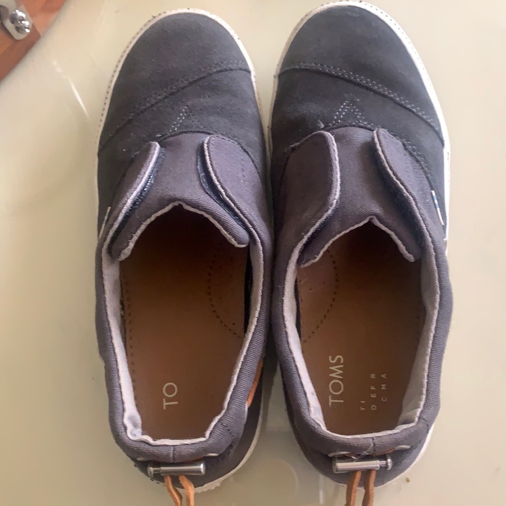 Toms